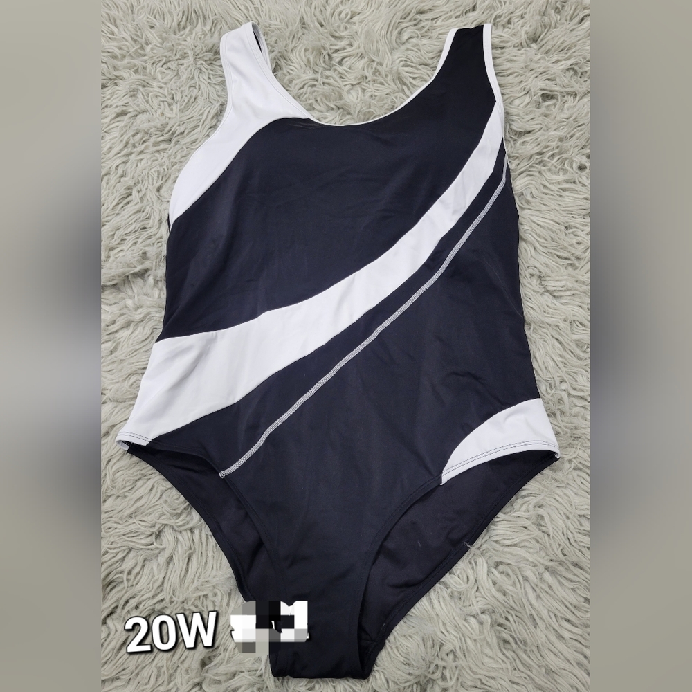 New women's swimsuit